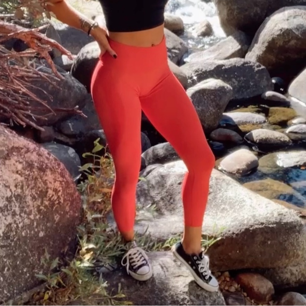 NVGTN Candy Apple Red Leggings